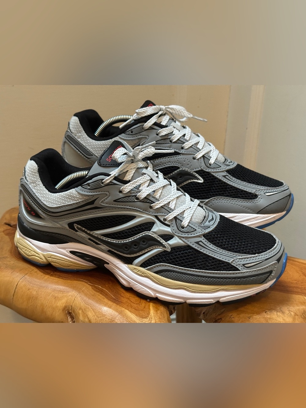 Saucony ProGrid Omni 9 “Lifestyle” - Size US Men’s 11